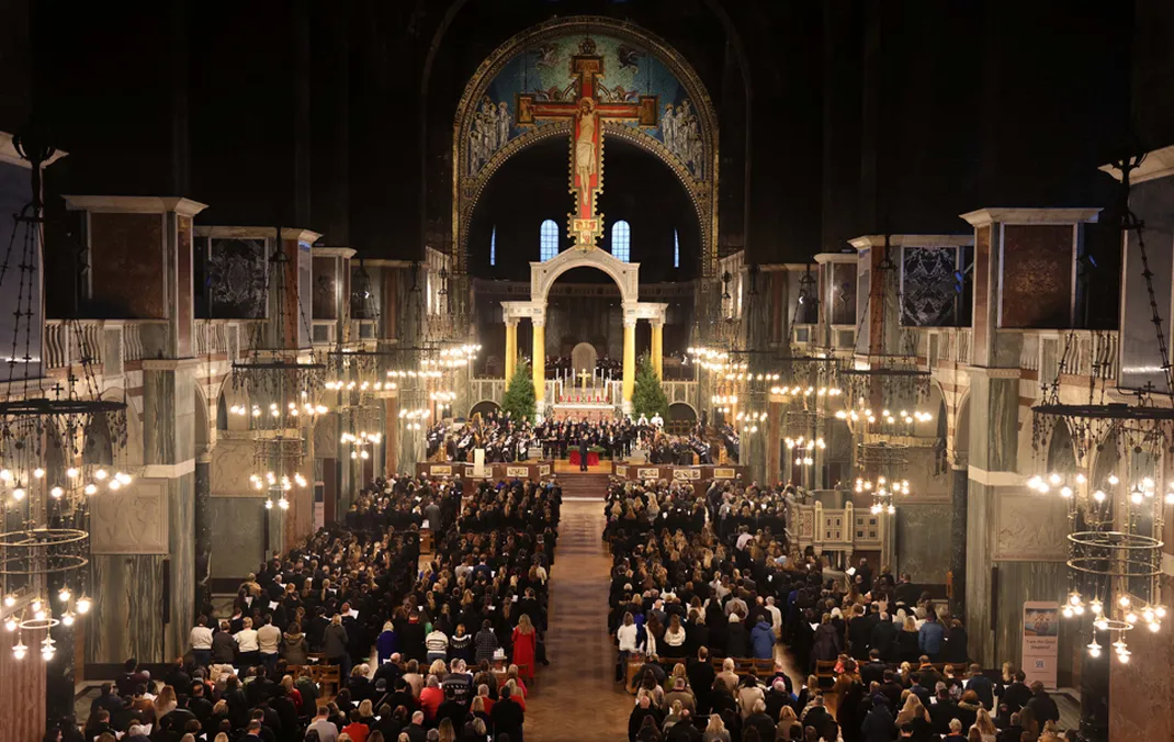 Woldingham community gathers in Westminster Cathedral to celebrate Christmas in readings, carols, prayer and music