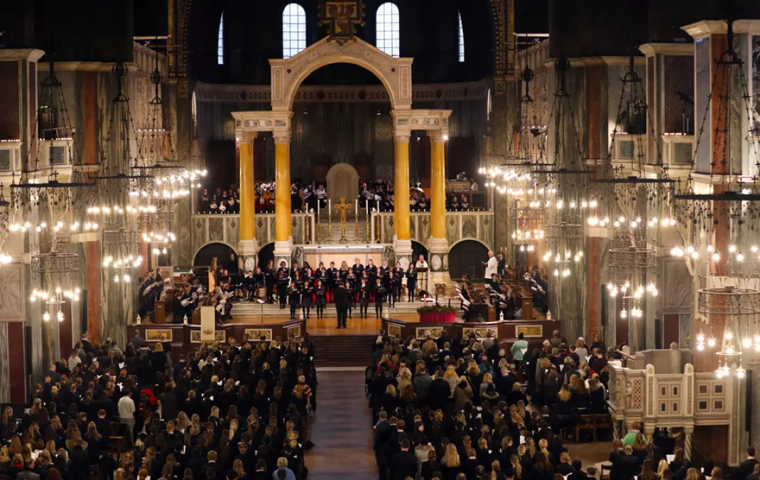 Woldingham’s Carol Service fills Westminster Cathedral with beautiful music to celebrate Christmas