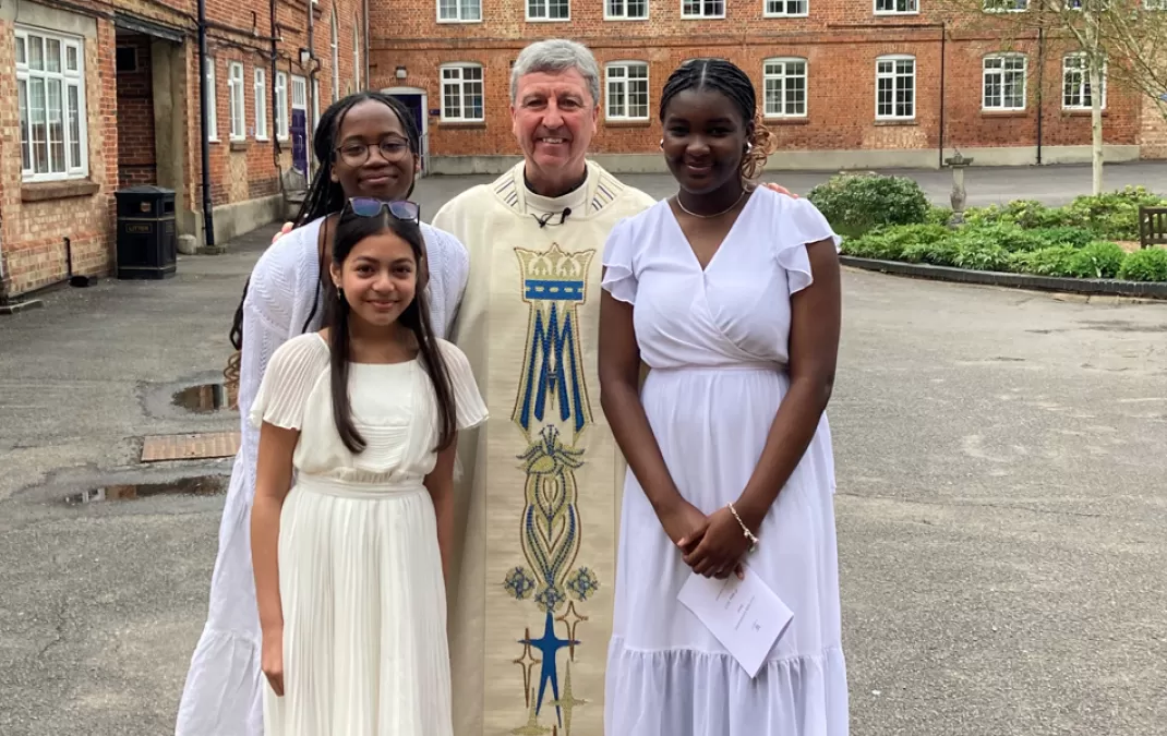 Students celebrate First Holy Communion